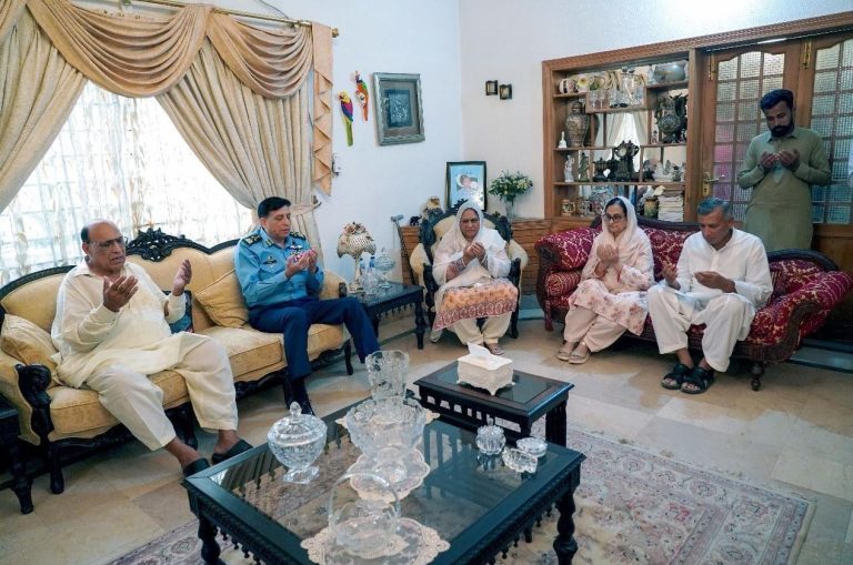 6da93ed5-6a8b-4f46-9d17-fc37391ee902