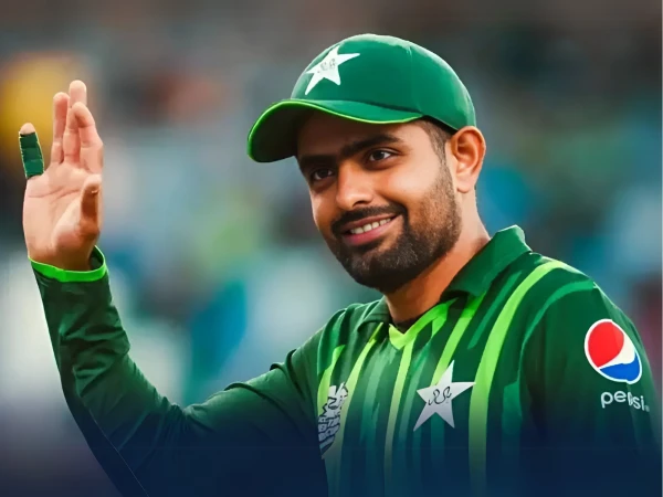بابراعظم پی ایس ایل میں کیچز کی ففٹی مکمل کرنے والے پہلے کھلاڑی بن گئے