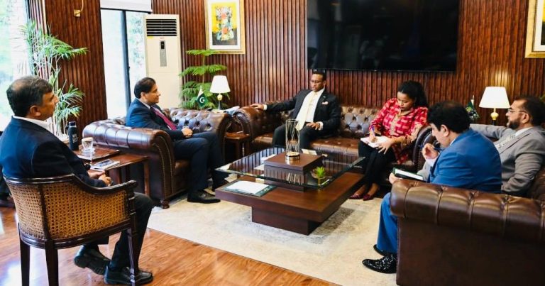 9954a402-6f6c-444e-8629-79e49c4a131a