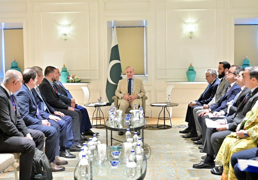 وزیراعظم محمد شہباز شریف سے استنبول میں ترکیہ کے نمایاں کاروباری گروپوں کی ساتھ ملاقاتیں